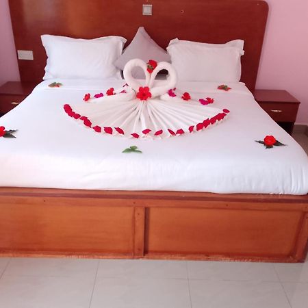 Juniper Park Resort Nyahururu Buitenkant foto