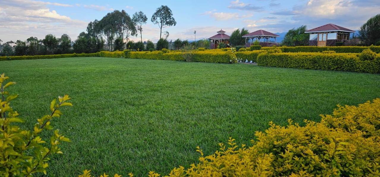 Juniper Park Resort Nyahururu Buitenkant foto